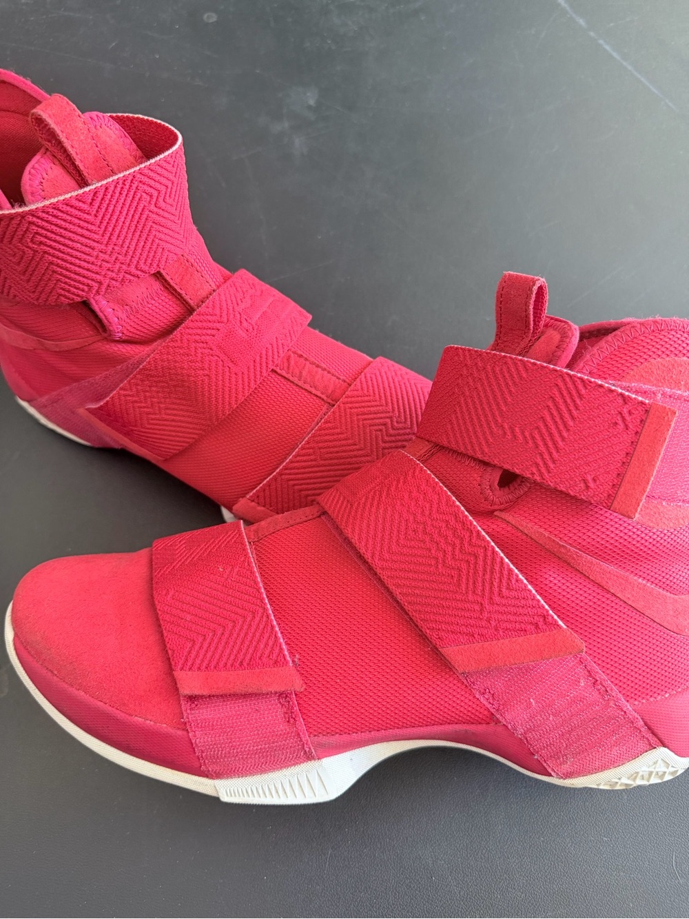 Nike red Athletic Sneakers LeBron James - Picture 2 of 6